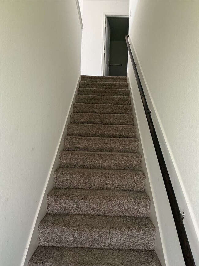 Building Photo - 16957 Rich Pines Dr