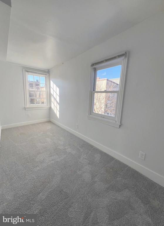 Building Photo - 405 N 2nd St