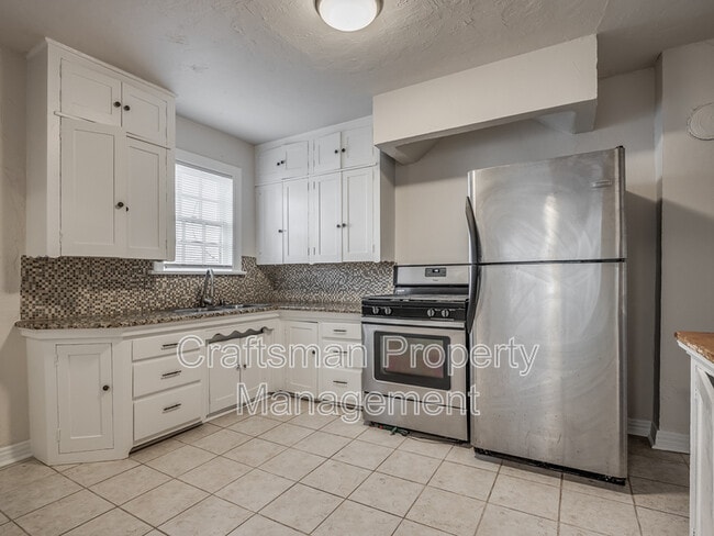 Building Photo - 1801 NW 22nd St