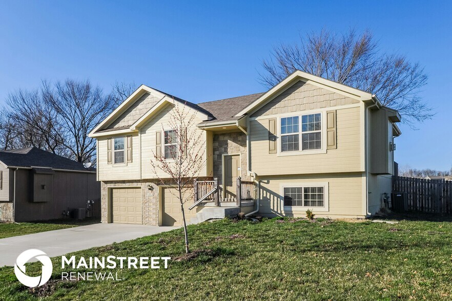 Building Photo - 622 Autumn Dr