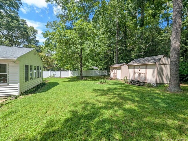 Building Photo - 111 King William Dr