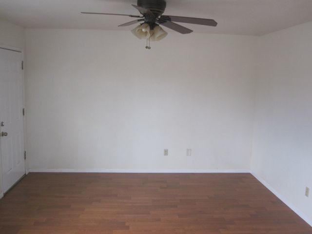 Building Photo - Apartment For Rent in Merced