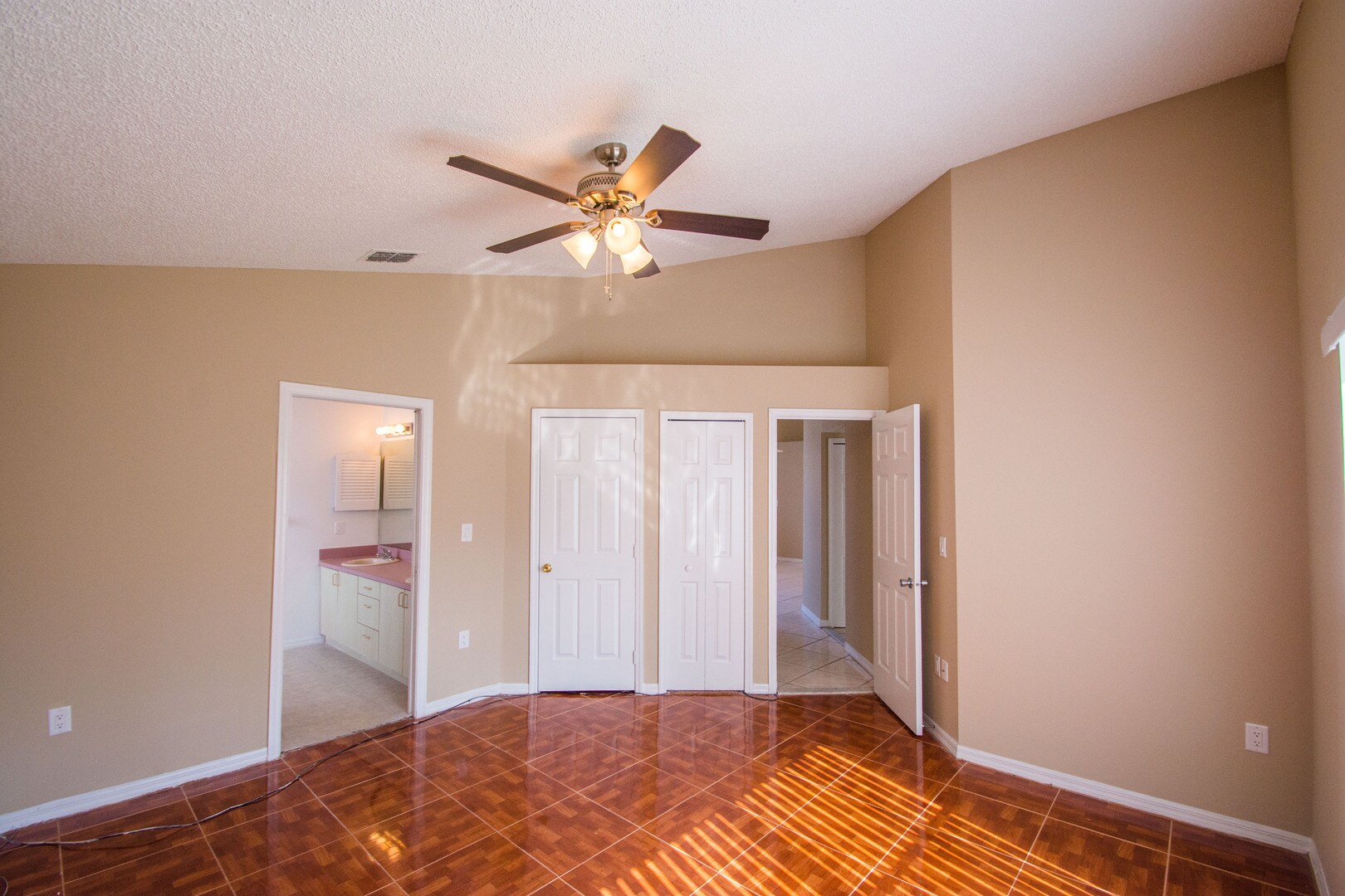 Building Photo - 3 Bed 2 Bath Home with Stainless Steel Appliances Near Poinciana Pkwy!