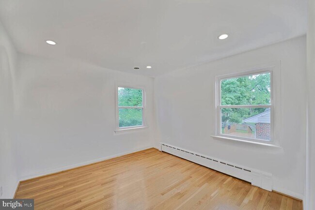 Building Photo - 4609 22nd Ave