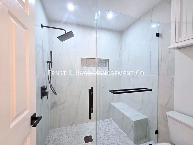 Building Photo - 16810 Picadilly Ln