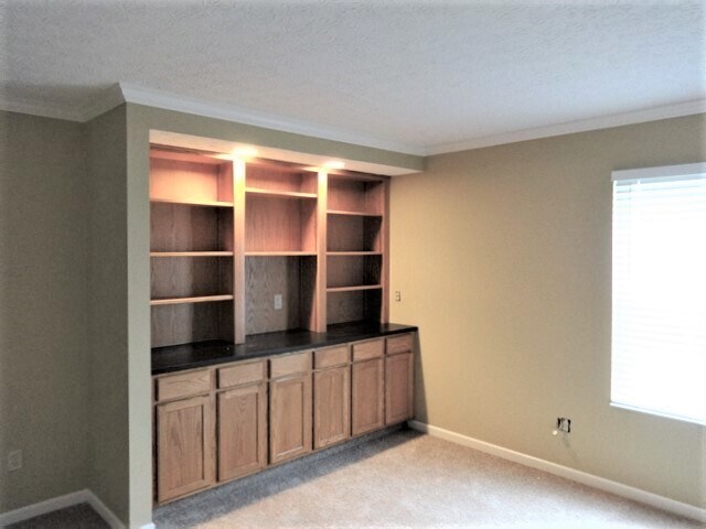 Building Photo - 523 Riverby Lane