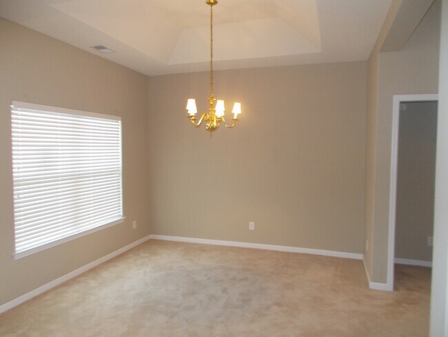 Building Photo - 696 Churchill Downs Dr