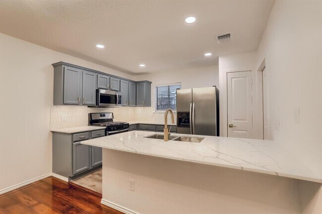 Building Photo - 8400 Horton Trail