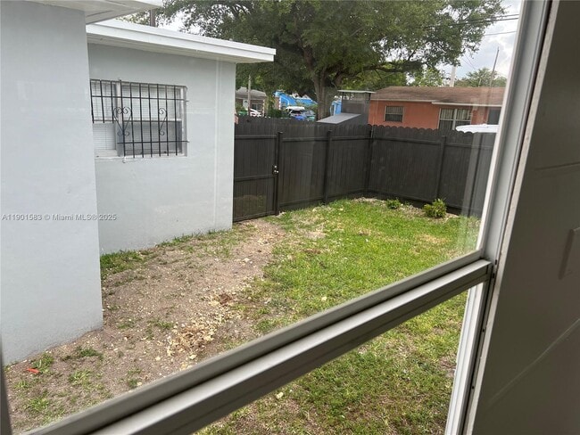 Building Photo - 1600 NW 42nd St