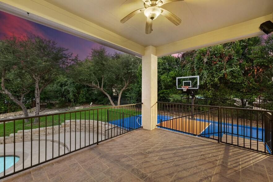 Building Photo - 402 Luna Vista Dr