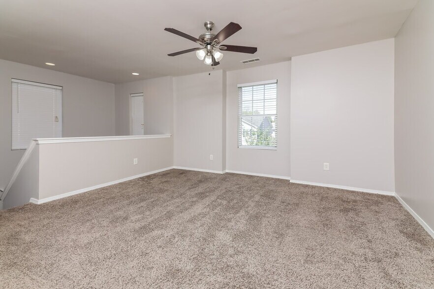 Building Photo - 547 Kerriann Ln