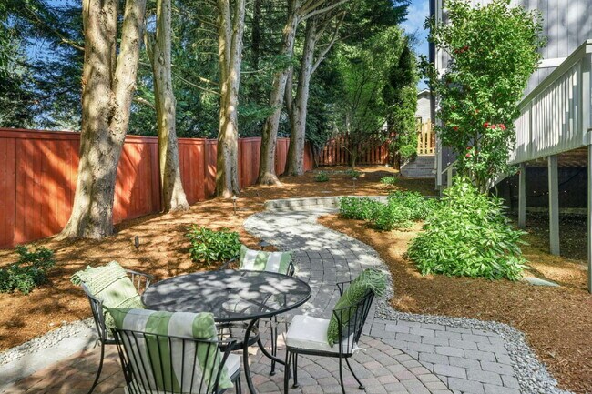 Building Photo - Private Kenmore Retreat | 4 Bed | 2 Bath | Beautifully Updated | Landscaping Included- Available ...