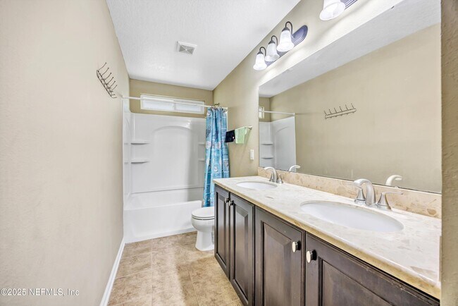 Building Photo - 12237 Woodview Dr