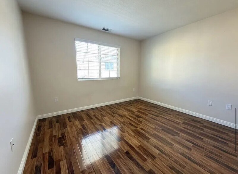 Building Photo - 433 Merced Ct
