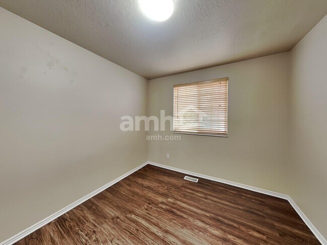 Building Photo - 125 S 150 W