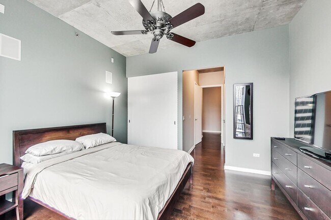 Building Photo - 600 N Fairbanks Ct