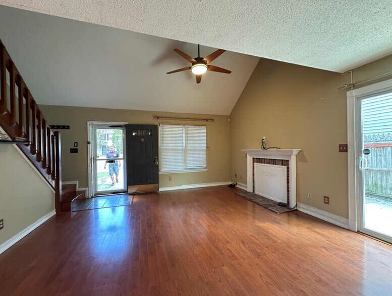 Building Photo - 3990 Roebling Ln