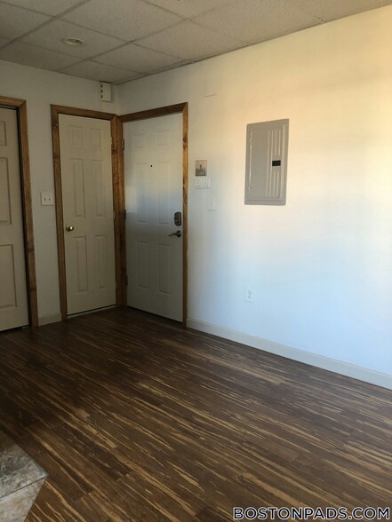 Building Photo - 72 Kneeland St