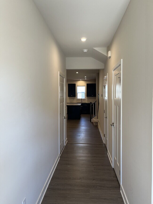 Building Photo - "Charming 3-Bedroom Townhouse with 2.5 Baths on Riverbrook Drive – Your Perfect Gallatin Retreat!"