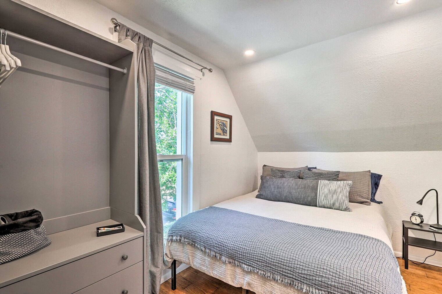 Building Photo - 420 Elati St