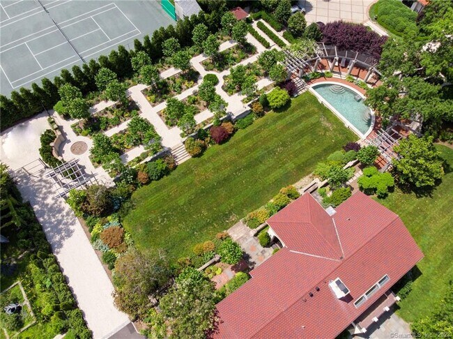 Building Photo - 10 Bluewater Hill S