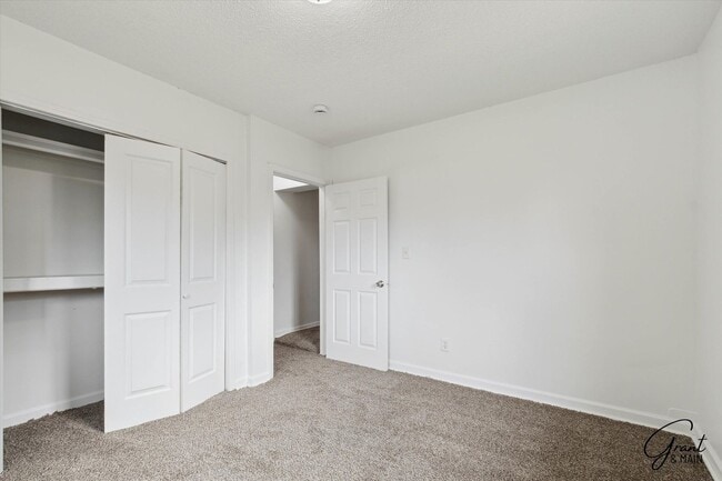 Building Photo - $1250 4 bedroom