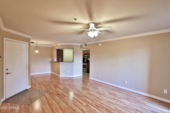 Building Photo - 2025 E Campbell Ave