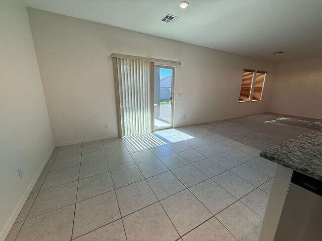 Building Photo - Spacious 5 bed 4.5 bath home in Florence, AZ!