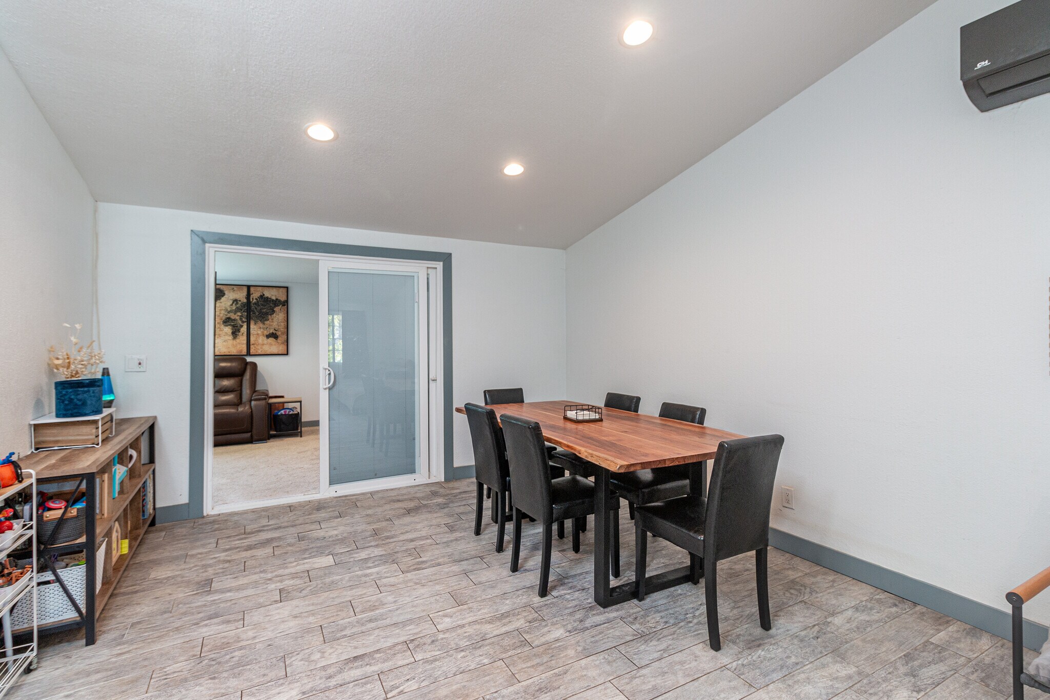 Building Photo - 27222 Plumwood Ave