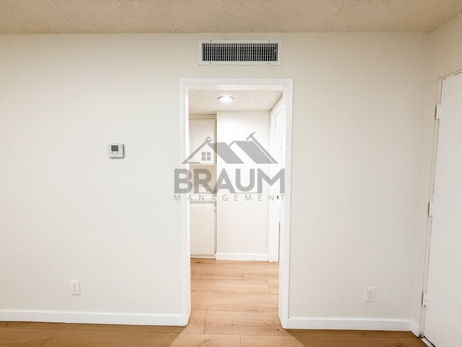 Building Photo - 13347 Victory Blvd