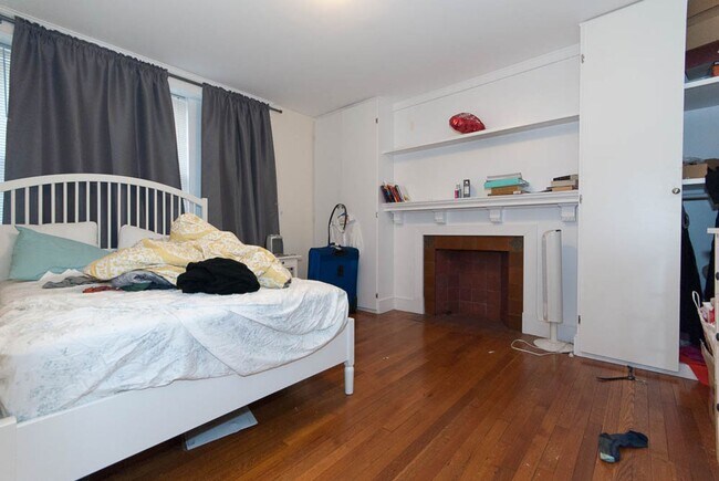 Building Photo - Modern Brookline 3bed / 1bath apartment on Saint Paul St near Boston University