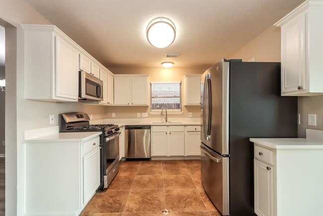 Building Photo - 22815 W Waterlake