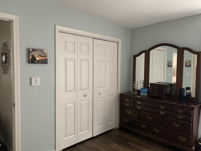 Building Photo - 50 Brookside Dr