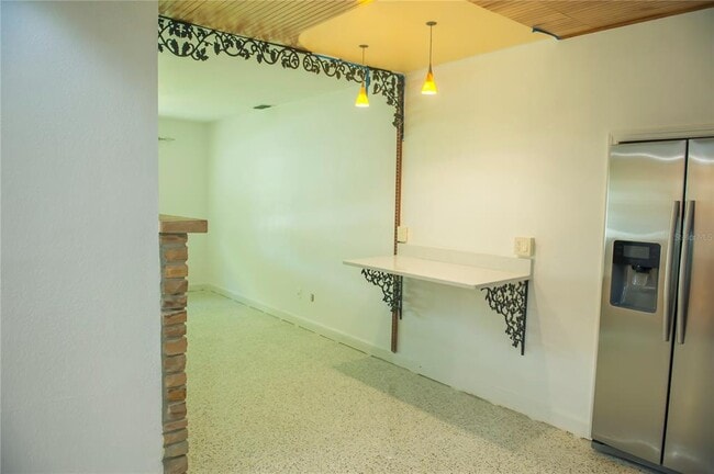 Building Photo - 904 Brookside Dr