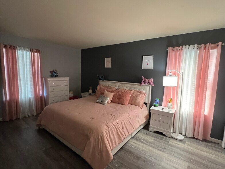 Main room - 243 E Fairview St