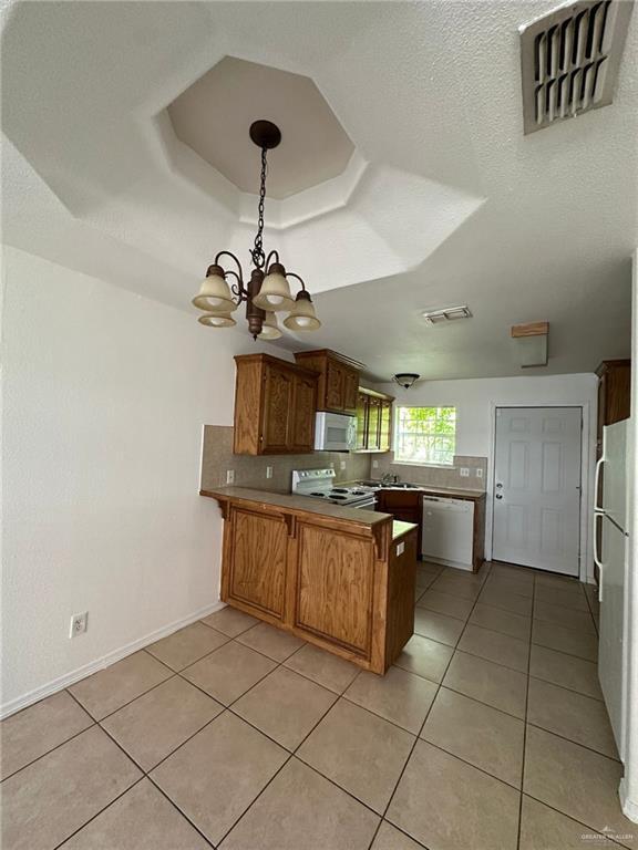 Building Photo - 107 S Ridge Ln