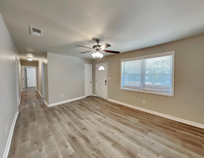 Building Photo - 2182 Chestnut Log Loop