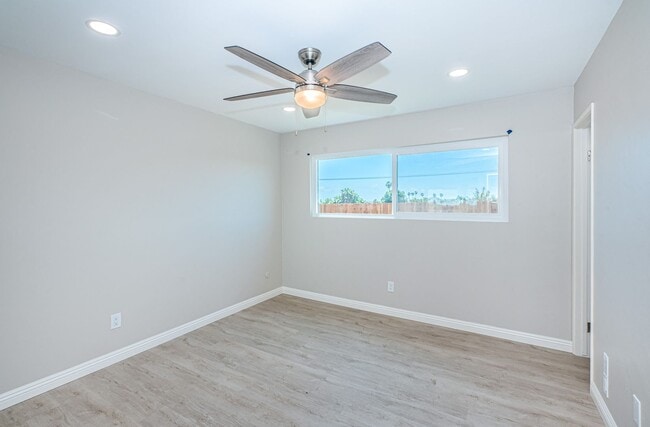 Building Photo - Modern Renovated 4BR Home in Oceanside – P...