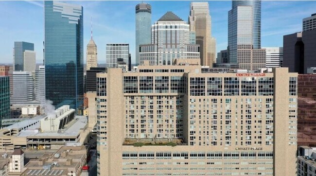 Building Photo - 433 S 7th St