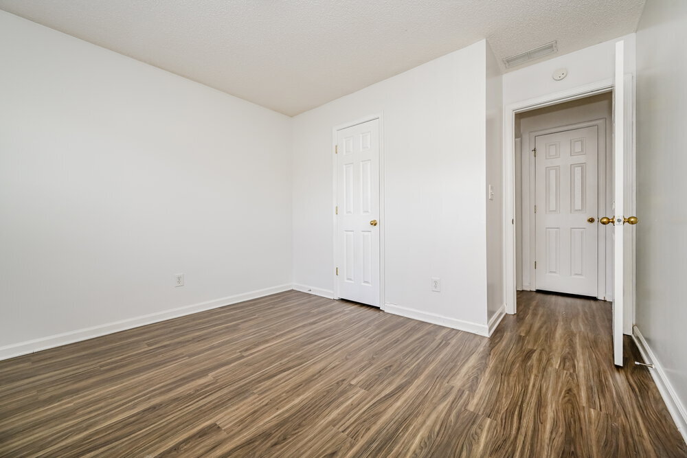 Building Photo - 2167 Red Oak Cir