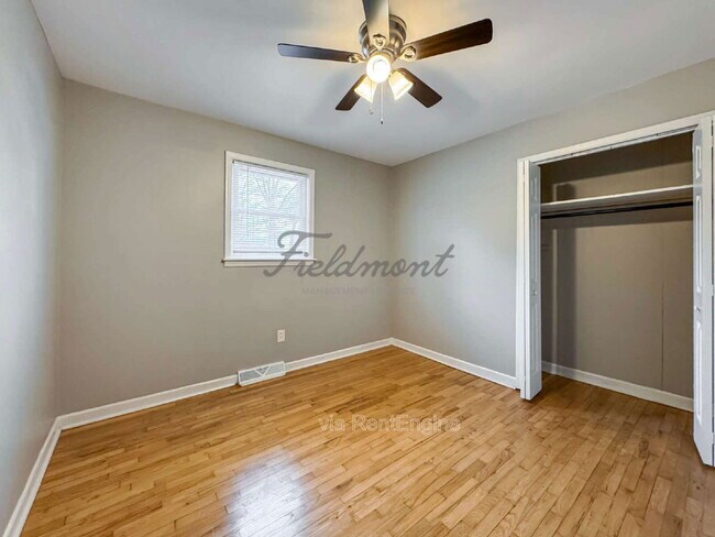 Building Photo - 111 S Buckhorn Rd