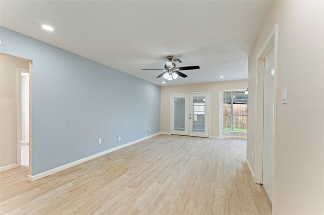 Building Photo - 1410 PI Cir