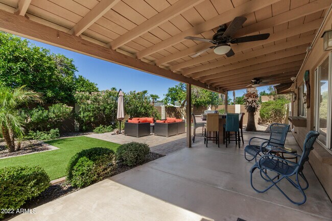 Building Photo - 9373 E Altadena Ave