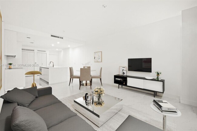 Building Photo - 700 NE 24th St