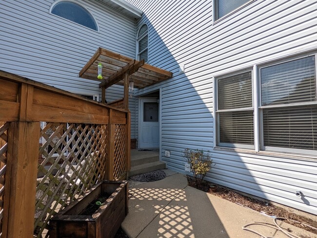 Building Photo - 219 Wethington Dr