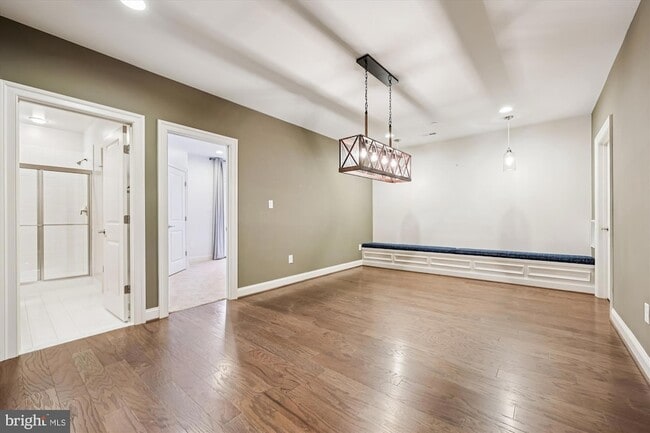 Building Photo - 448 Salk Cir