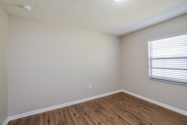 Building Photo - 936 Dora Ave