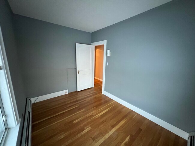 Bedroom - 136 Hall St