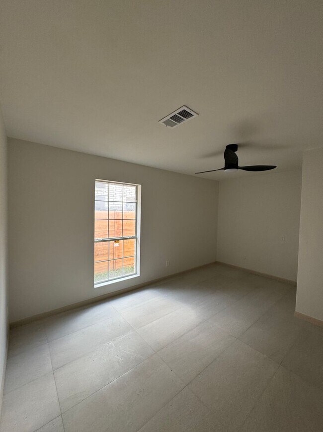 Building Photo - 1703 Terrace Dr