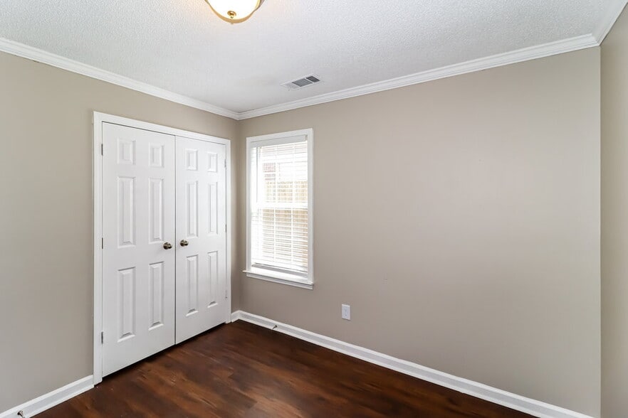 Building Photo - 383 N Ericson Rd